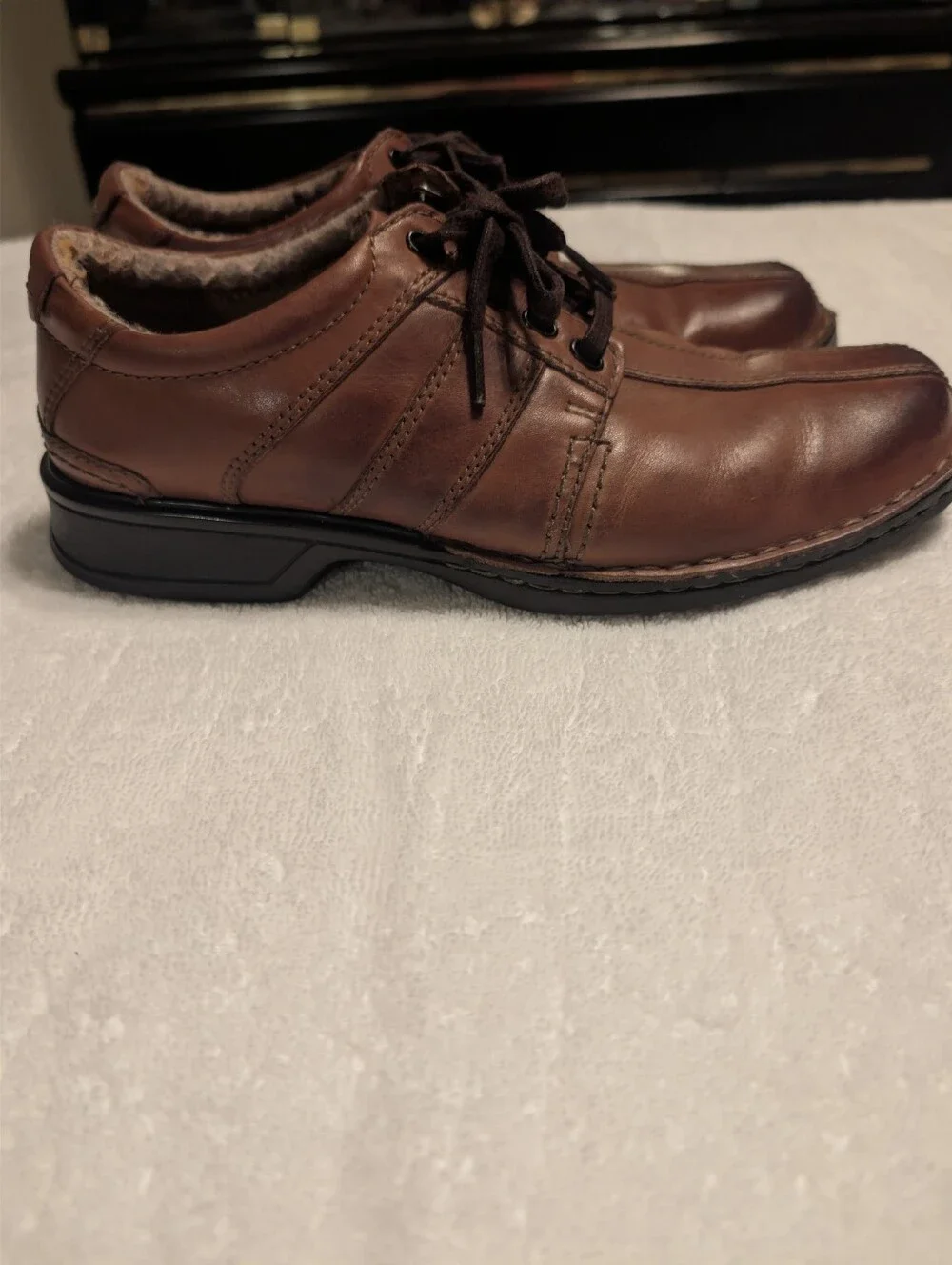 Clarks Brown Leather Lace-Up Oxfords